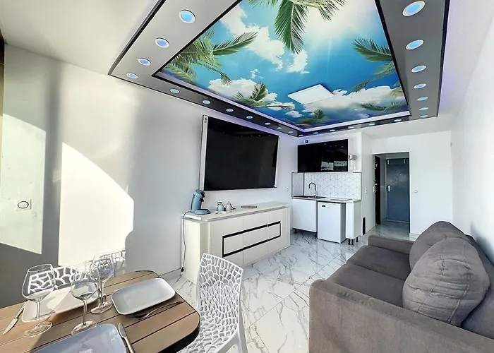 Prestige, Ile Des Pecheurs, Vue Port *