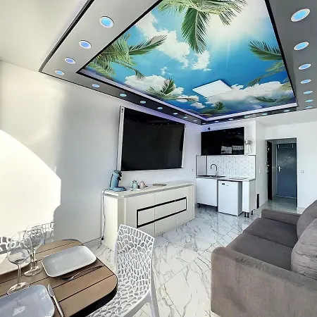 Prestige, Ile Des Pecheurs, Vue Port *