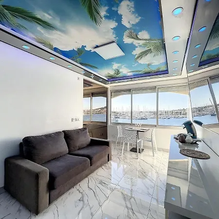 Prestige, Ile Des Pecheurs, Vue Port * אגדה