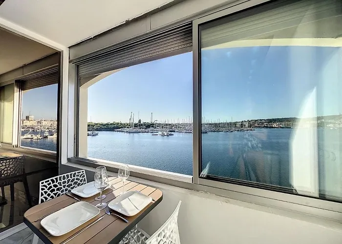 Prestige, Ile Des Pecheurs, Vue Port * アグド